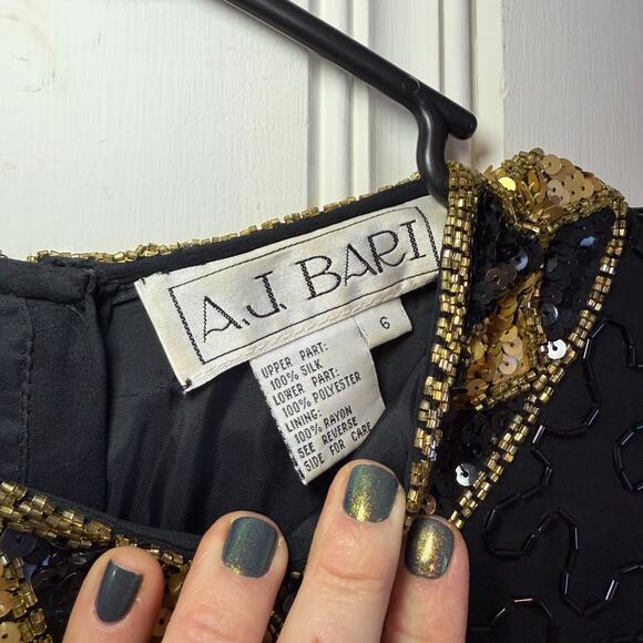 AJ Bari vintage black and gold short sleeve beaded body suit women's size 6 - Picture 2 of 3